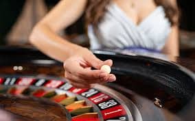 Antarmuka kontrol permainan Antarmuka permainan Relax Gaming dengan tombol kontrol dan tampilan payline